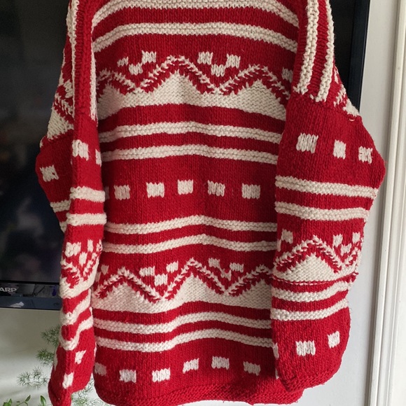 Ecuadorian CADENA Oversize Pullover
Collared Handknit Heavy Pure Wool Sweater - Picture 5 of 5